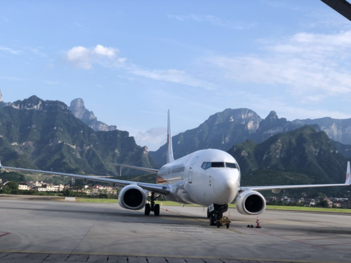 最忙暑運(yùn) 張家界機(jī)場多措并舉保安全 保運(yùn)行 保暢通 (服務(wù)篇) 最忙暑運(yùn) 張家界機(jī)場多措并舉保安全 保運(yùn)行 保暢通 (服務(wù)篇)