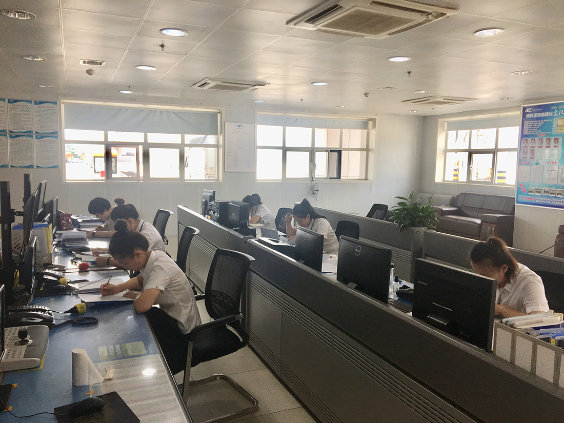 雷雨天氣下的“彩虹” 雷雨天氣下的“彩虹”