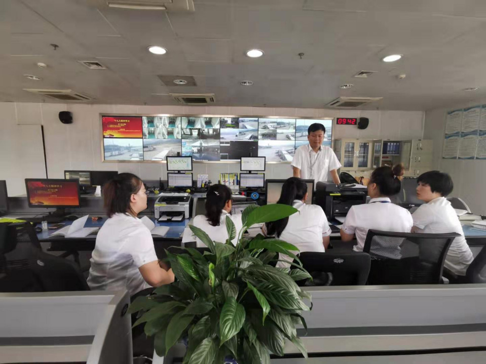 雷雨天氣下的“彩虹” 雷雨天氣下的“彩虹”